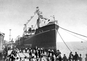 1952年10月17日“長春號”駛入天津港