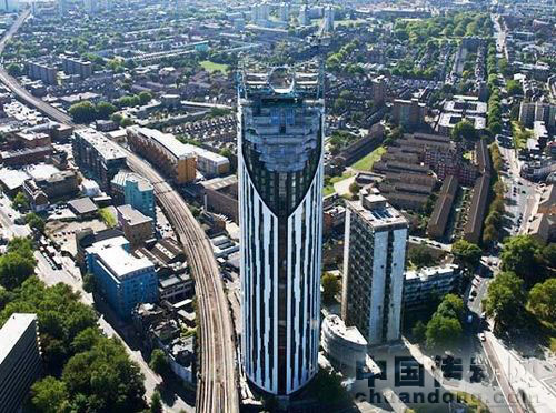 這幢建筑名為Strata,由于其外形酷似剃須刀,所以當?shù)厝藨蚍Q為“電須刀”