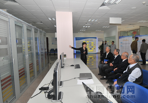 中國繼電保護泰斗級專家來公司參觀指導