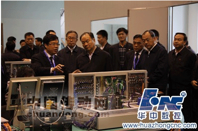 中共中央政治局委員、中央政法委副書(shū)記王樂(lè)泉同志視察華中數(shù)控