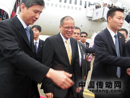 9月3日,菲律賓總統貝尼尼奧·阿基諾三世(圖中)乘專機飛抵廈門高崎機場,開始在福建的“追溯祖輩足跡”之旅。