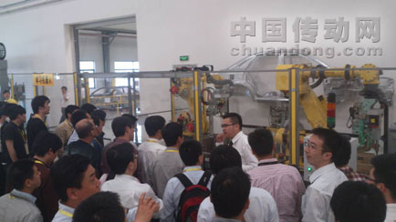 業內專家參觀FANUC機器人點焊系統