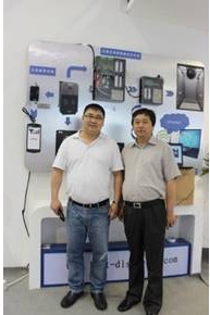 中國電梯協會張樂祥副秘書長（右一）前來參觀