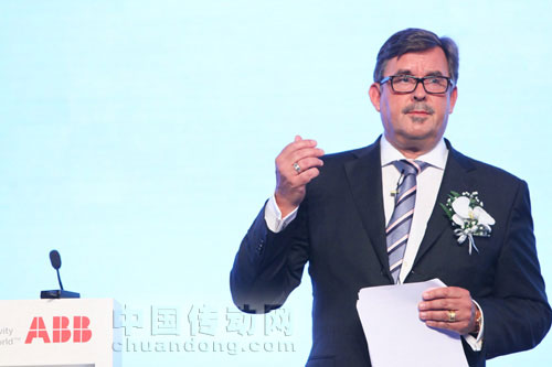 ABB集團過程自動化業務部負責人芮尼克在2012ABB自動化世界開幕式上作主旨演講