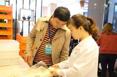 食品安全“你點(diǎn)我抽他檢”活動 志愿者全程參與