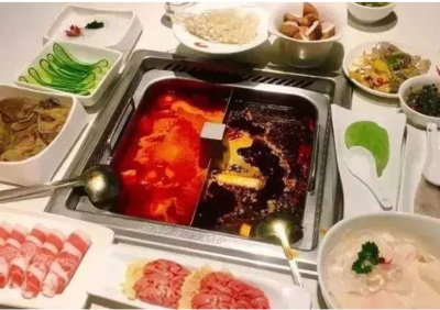 海底捕撈延伸商業鏈:打開和銷售火鍋配料